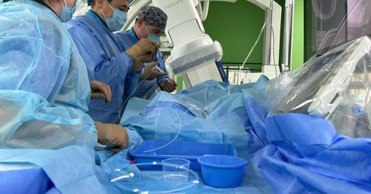 Дәрігерлер жалпы анестезиясыз операция жасады