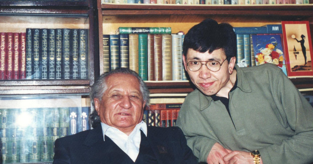 Қадыр Мырза Әлимен сұхбат: «Қазіргі естеліктерге көңілім толмайды»