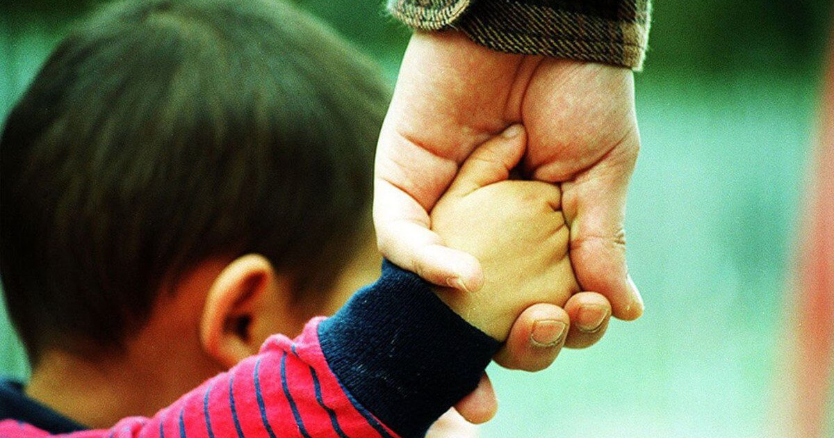 Павлодарда 29 жастағы әке балаларына 4,5 миллион теңге қарыз