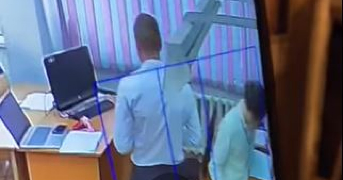 Алғаш рет анальды секс жасады Семіз мүшесі бар миджетті блять