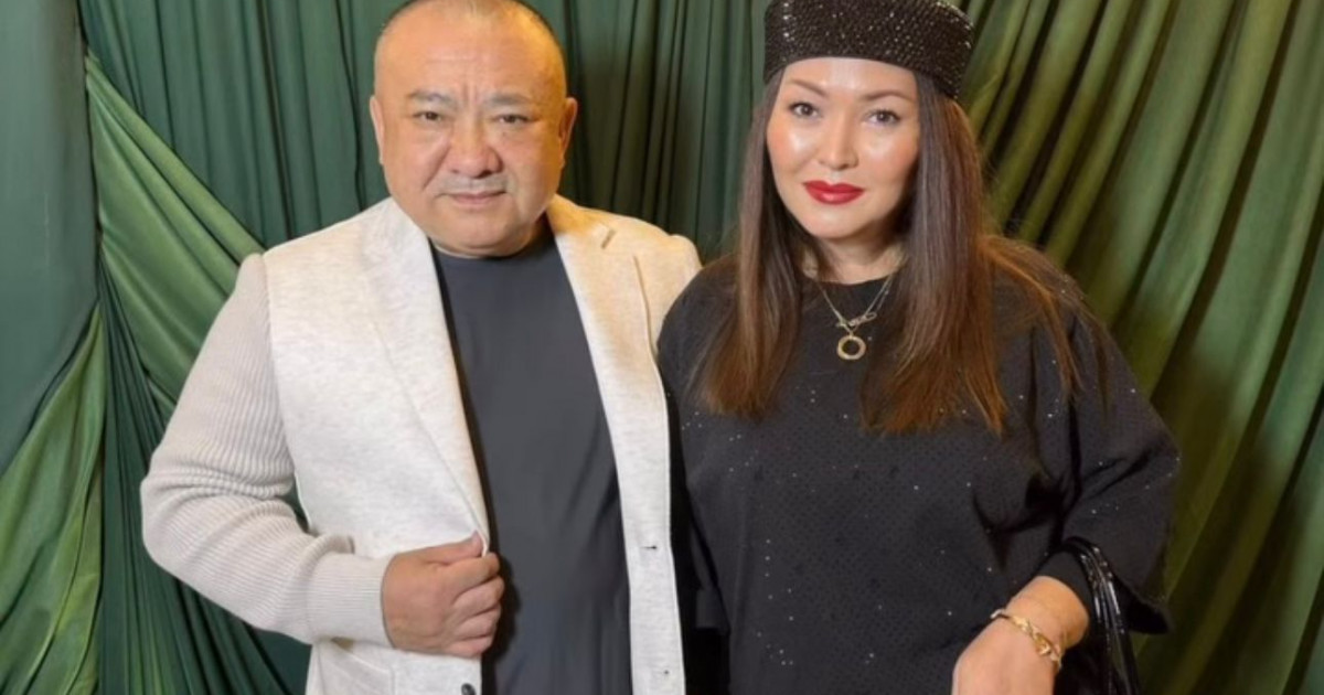 Жасырын камераның мастурбация бейнелері Ұлының анасы ұлының жатын бөлмесінде түнеуге шешім қабылдады (порно видео)