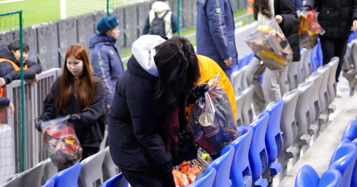 «Астана Аренадағы» футбол ойынынан  кейін жанкүйерлер стадионды жинап кетті