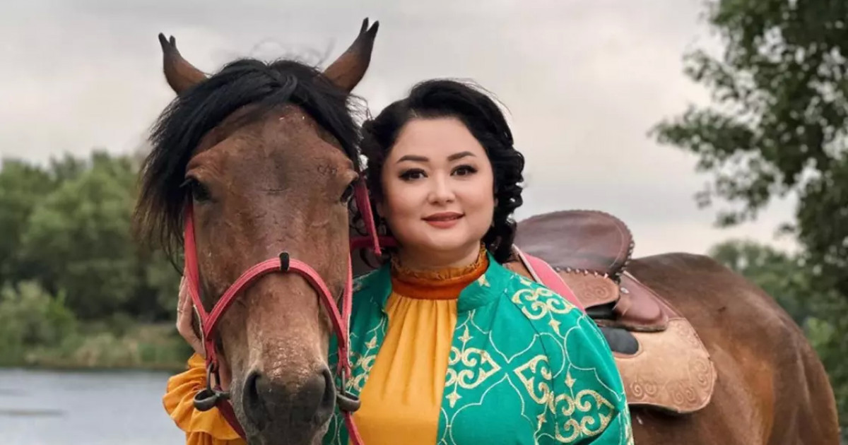 «Екі апта ем алдым»: әнші Роза Әлқожа денсаулығы сыр бергенін айтты