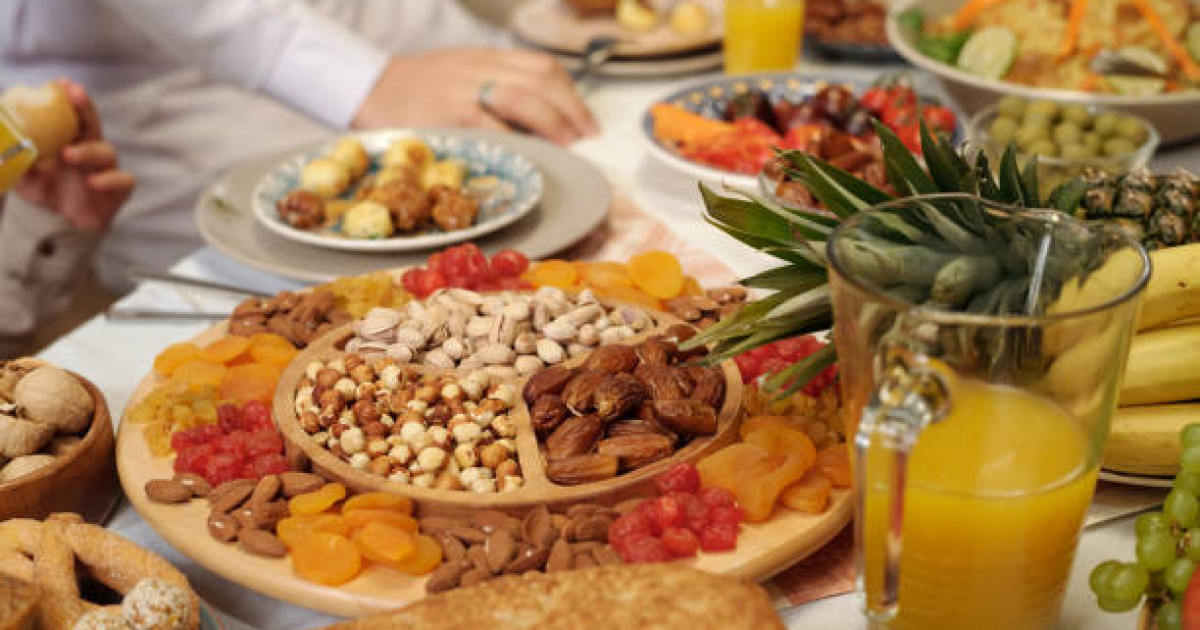 Видео порно тамаша жопа Шарлар пайда болғанша аузына сипа