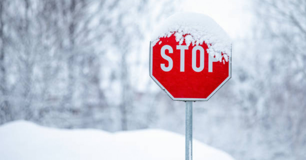 Үш облыста жол қозғалысы шектелді