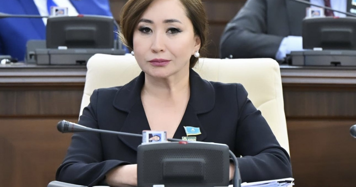 Әйелдердің жұмыс уақытын қысқарту керек – депутат Қарақат Абден