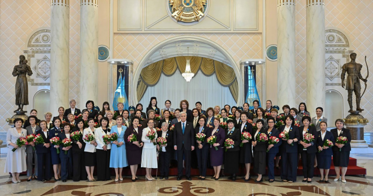 Алғашқы рет «Қазақстанның еңбек сіңірген құрылысшысы», «Қазақстанның еңбек сіңірген өнеркәсіп қайраткері» атағы табысталды