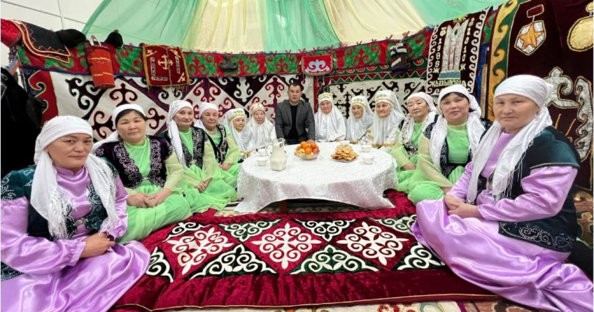 «Батыр аналар» ән шырқайды