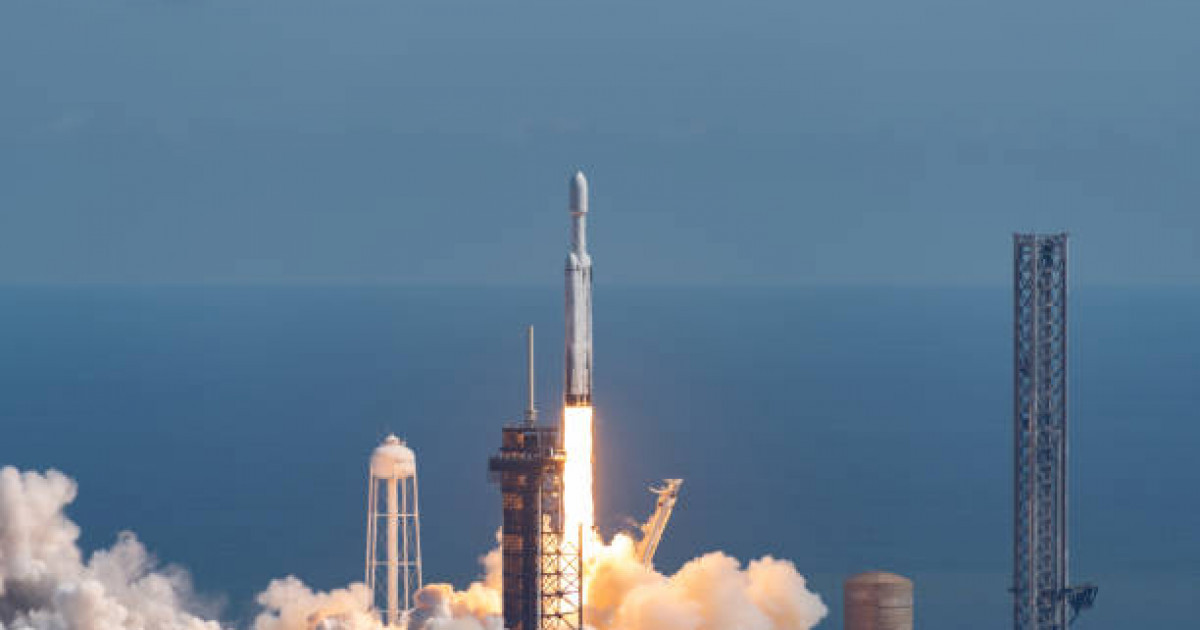 Ғарышта 9 айға қалып қойған астронавтар кері қайтады