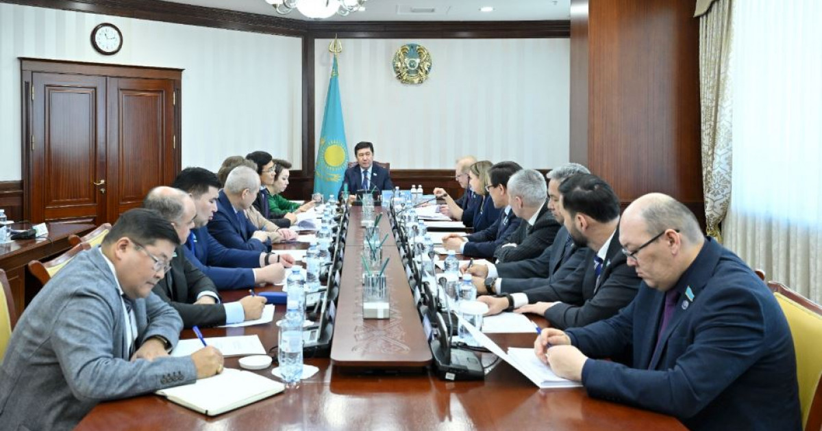 Инновациялық қызмет туралы заң жобасын қарайды