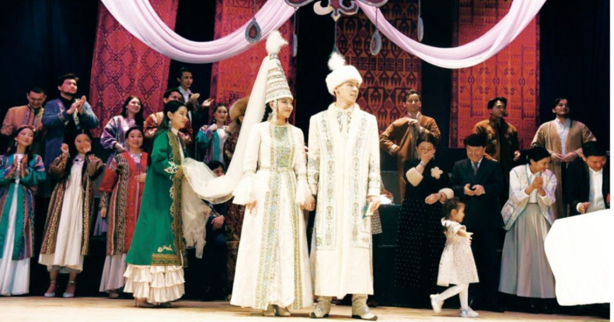 Әлдилейді махаббаттың бал әні