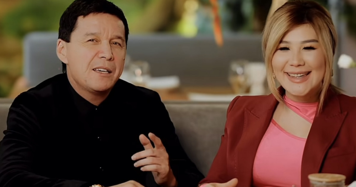 «Неге басқа қызға гүл бересің?»: басқа әйелмен клипке түскен Абай Бегей қызын қызғандырды (видео)