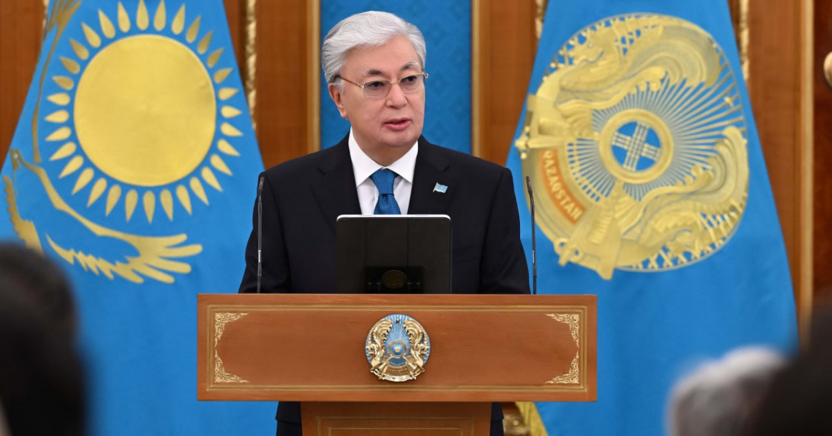 Президент аруларды көктем мерекесі – Халықаралық әйелдер күнімен құттықтады