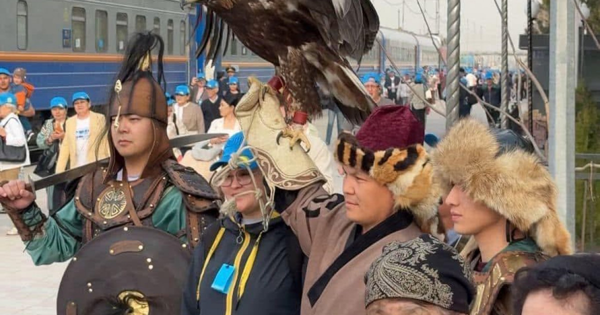 Түркістанға «Жібек жолы» халықаралық пойыз бағытымен 300 турист келді