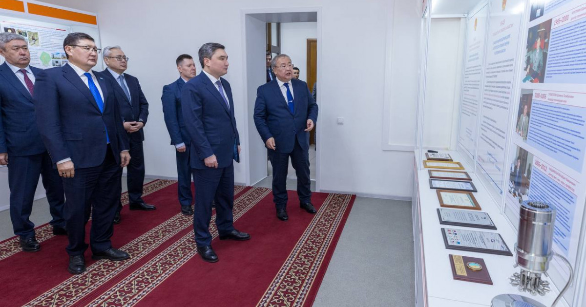 Үкімет басшысы Семей полигонын аралап, ядролық зерттеулермен танысты