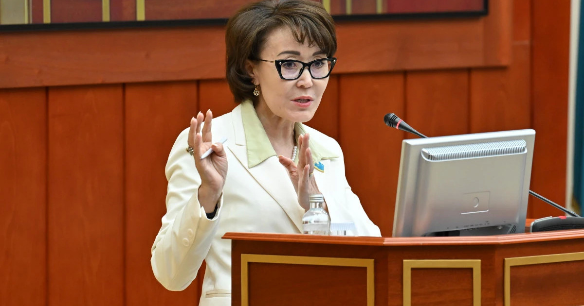 Үнзила Шапақ: «Халық Конституциялық сотқа тікелей жүгініп, өз құқығын қорғай алады»