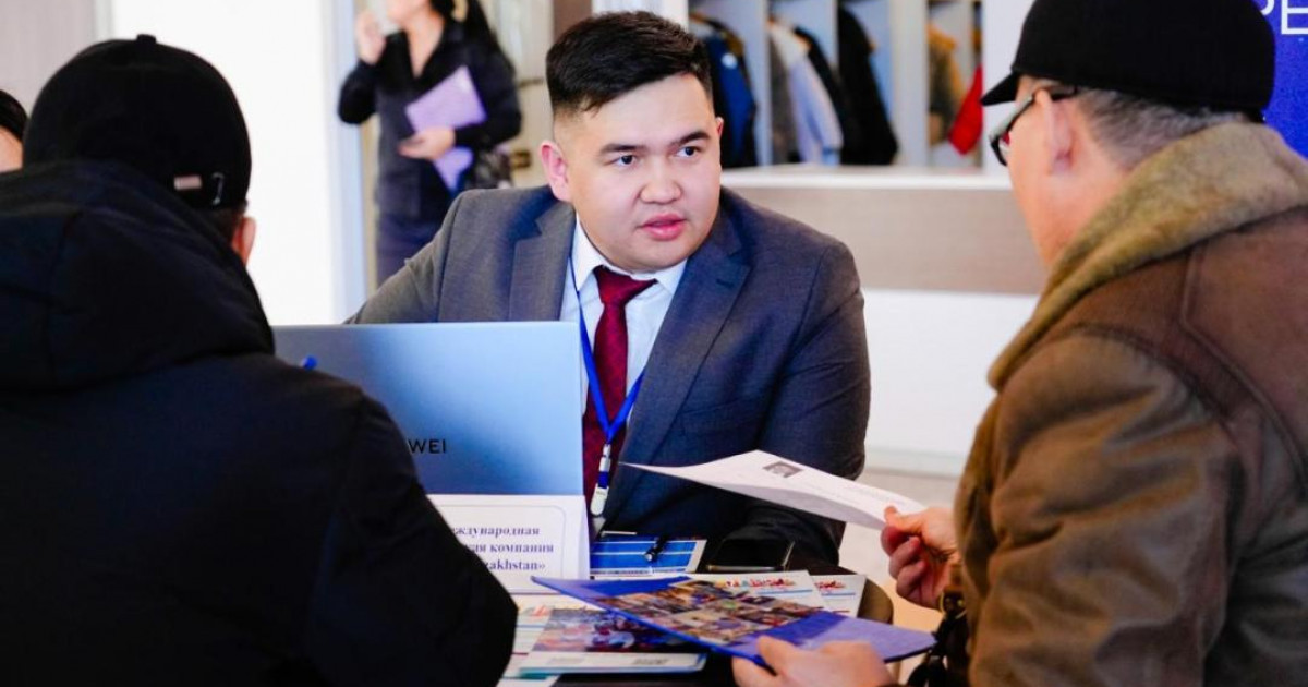 «Заңгер, мобилограф, маркетолог қажет»: Астанада бос орындар жәрмеңкесі өтті
