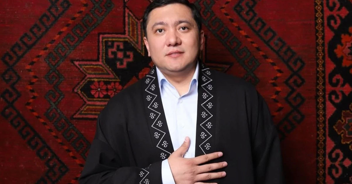 Ақ кеуде порно