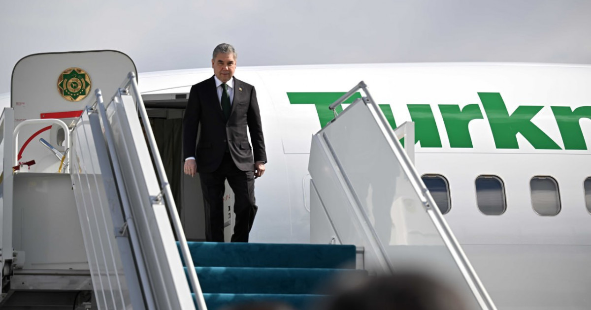 Гурбангулы Бердімұхамедов Қазақстанға келді