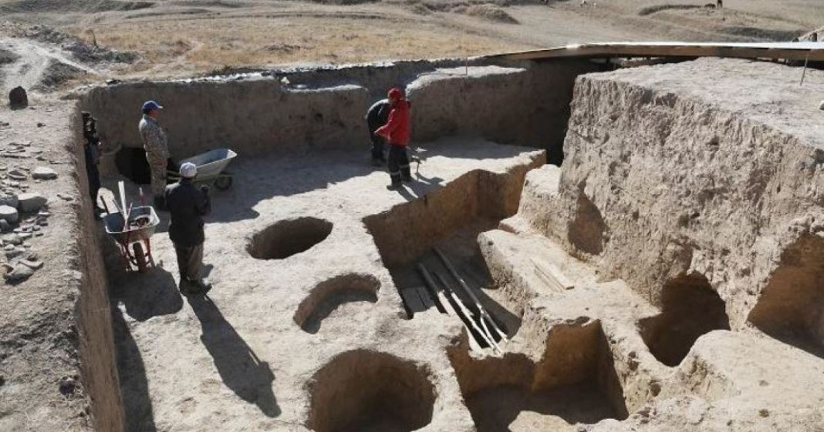 Құнды қазына құм астында қалмасын