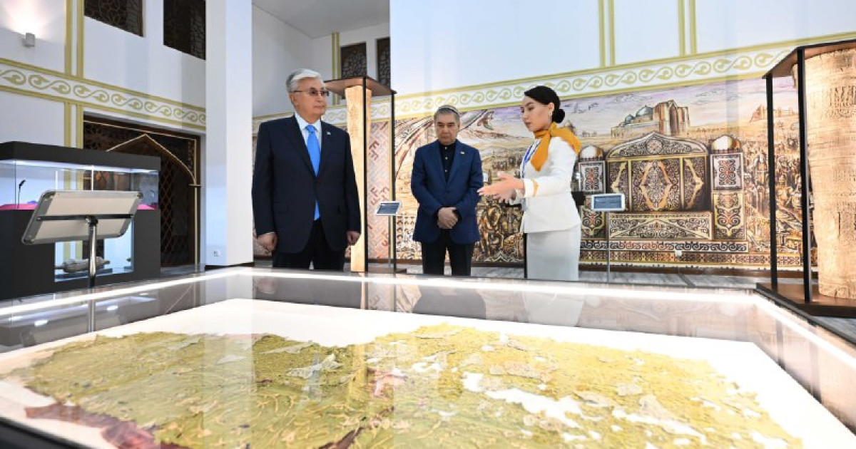 Тоқаев пен Бердімұхамедов Turkistan визит орталығының жұмысымен танысты