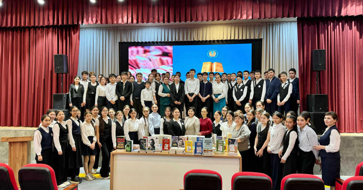 Ұлттық кітап күніне орай «Хабар» оқушыларға рухани қазына сыйлады