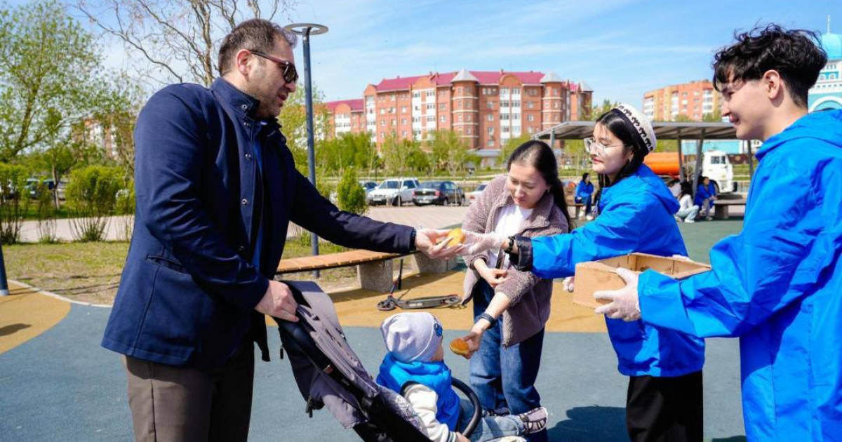 15 келі бақыт: Астанада Бірлік күніне орай ерекше акция өтті