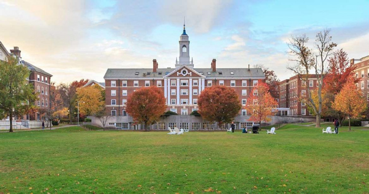 АҚШ билігінің шектеуі: Гарвардта оқып жатқан қазақстандық студенттердің жағдайы не болмақ?