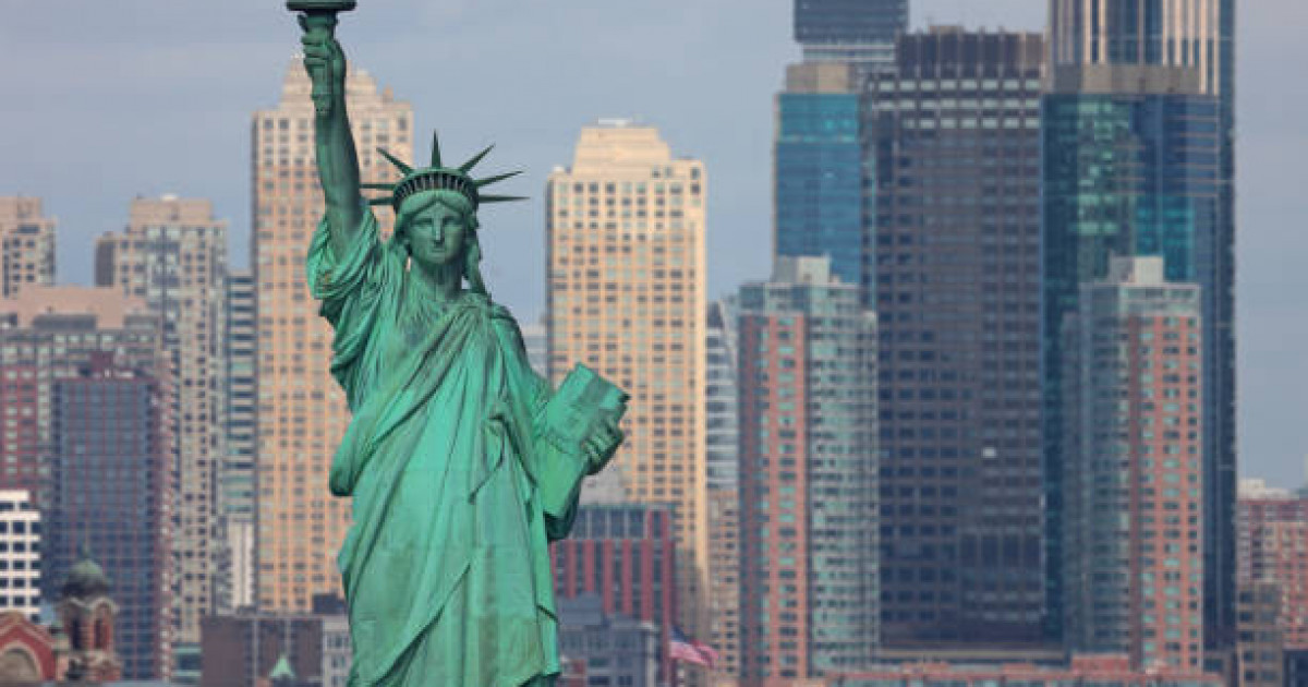 АҚШ-та заңсыз жүрген қазақстандықтар елге қайтып келсе, жарты миллион ақша беріледі