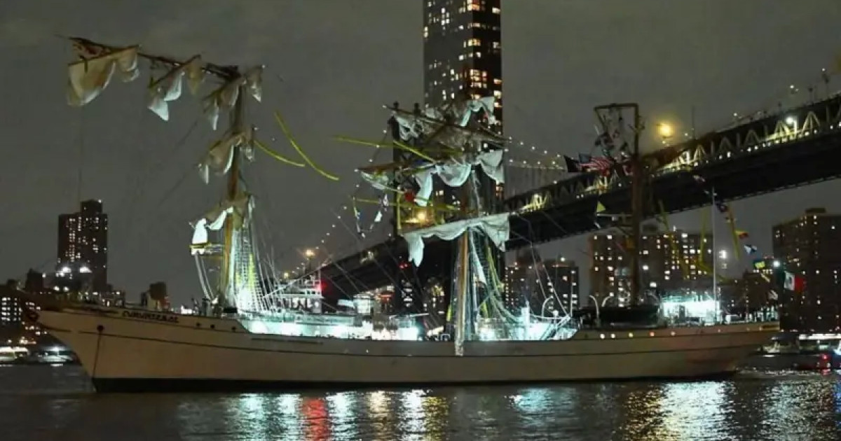 Нью-Йоркте әскери кеме Бруклин көпіріне соғылып, екі адам қаза тапты