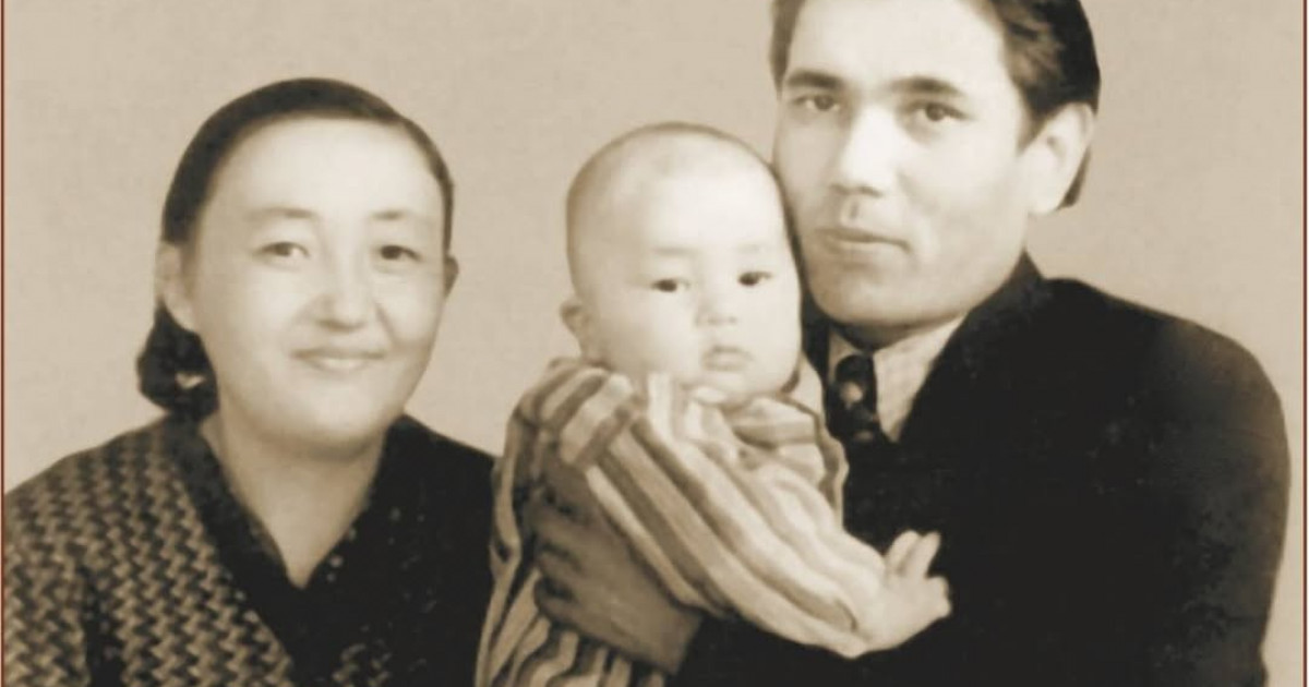 «Аналардың қадірін біліп, әрдайым құрмет көрсетіп, ардақтап жүріңіздер!» Президент анасы туралы естелігімен бөлісті