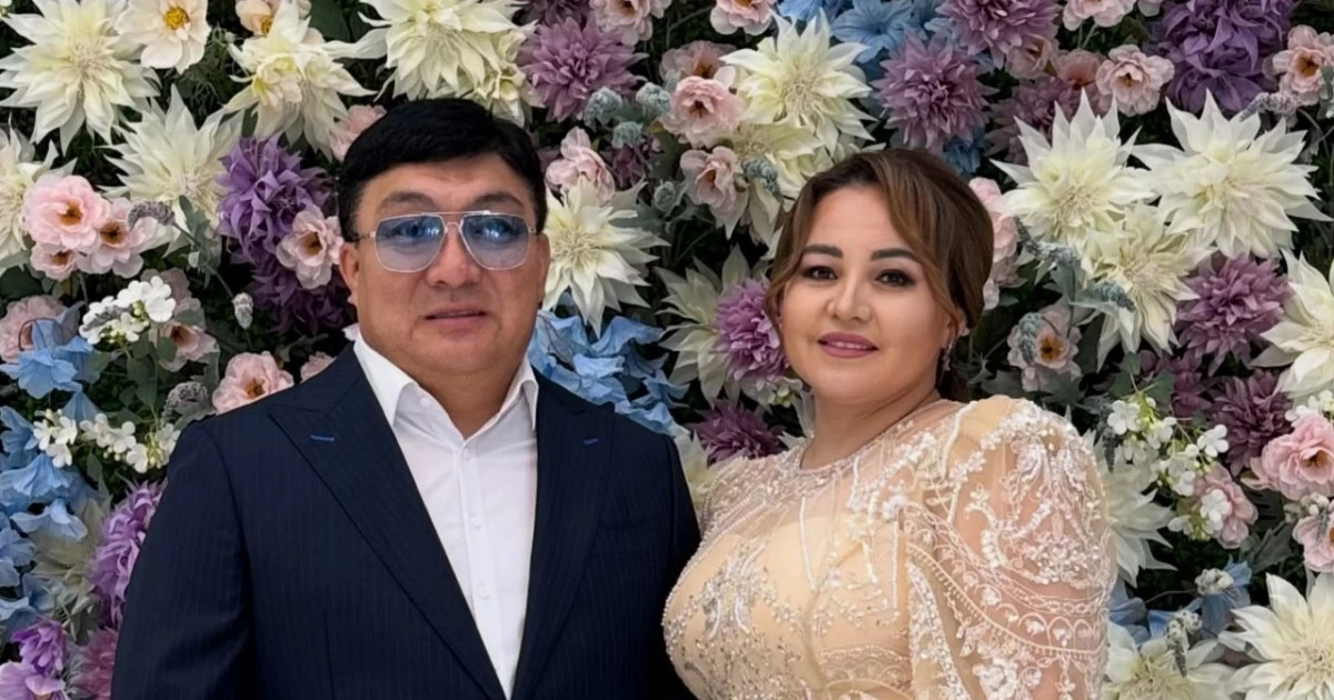 «Бірге соқсын жүрегіңмен жүрегім»: әнші Тоқтар Серік Бейбіт Сейдуәлиеваны құттықтады