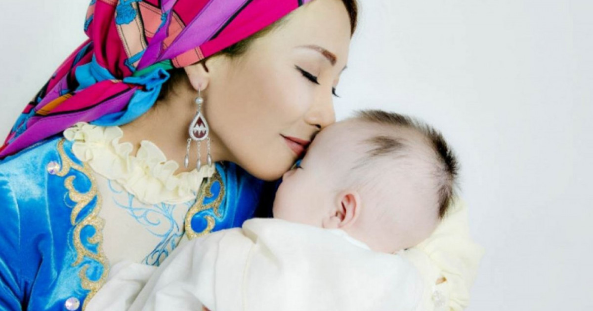 Транссексуал в спермы видео