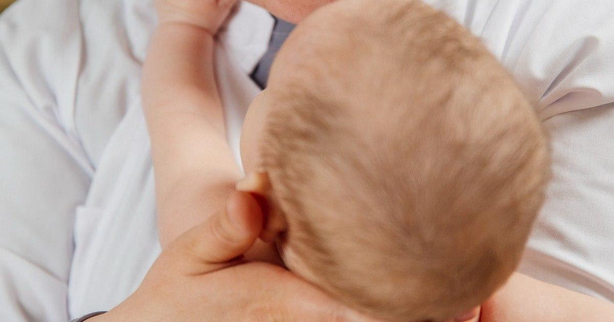 Дәрігер жаңа туған нәрестені 6 айлығына дейін ортопедке қаратып алғанды дұрыс санайды