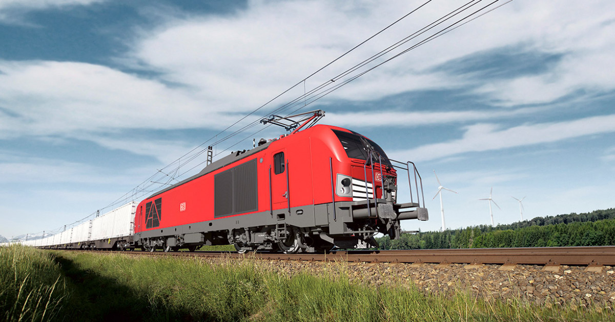 Қостанай стансасында тепловоз бен жеңіл автокөлік соқтығысты