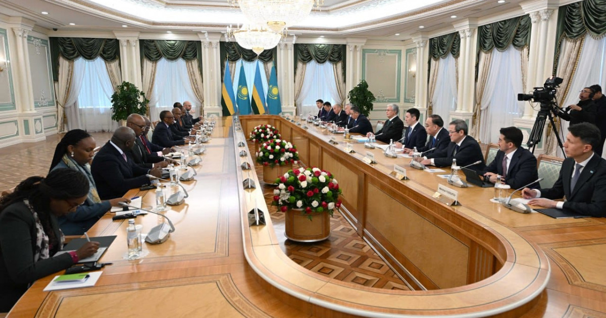 Мемлекет басшысы Руанда президенті Поль Кагамемен кеңейтілген құрамда келіссөз жүргізді