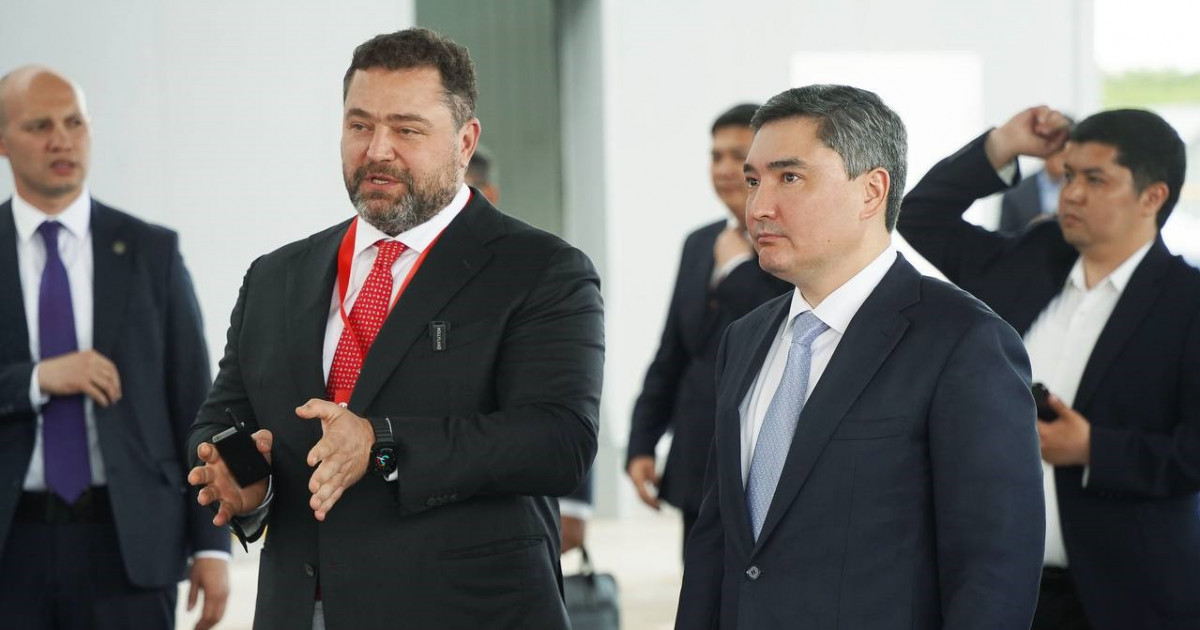 Олжас Бектенов Алматыда Kaspi.kz инфрақұрылымы мысалында цифрлық сауданың дамуымен танысты