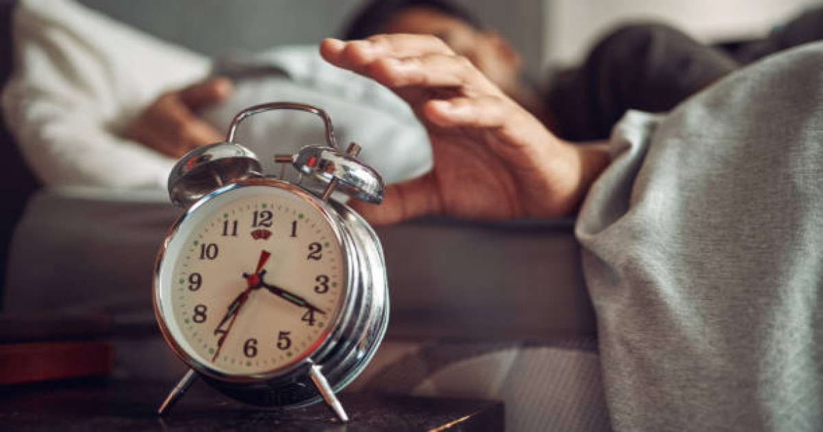 Ұйқыңызды бес минутта ашыңыз: таңертең тез оянудың ғылыми дәлелденген әдістері