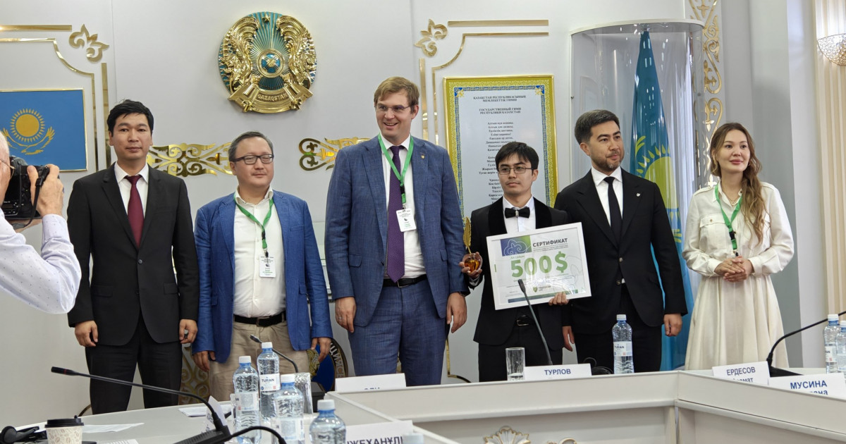 Үздік роман авторы Әлихан Жақсылық енді өмір бойы 500 доллар алады