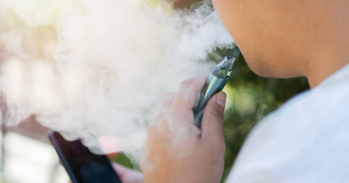 Вейпке тәуелді ұрпақ: заң да, ескерту де тоқтата алмай ма?