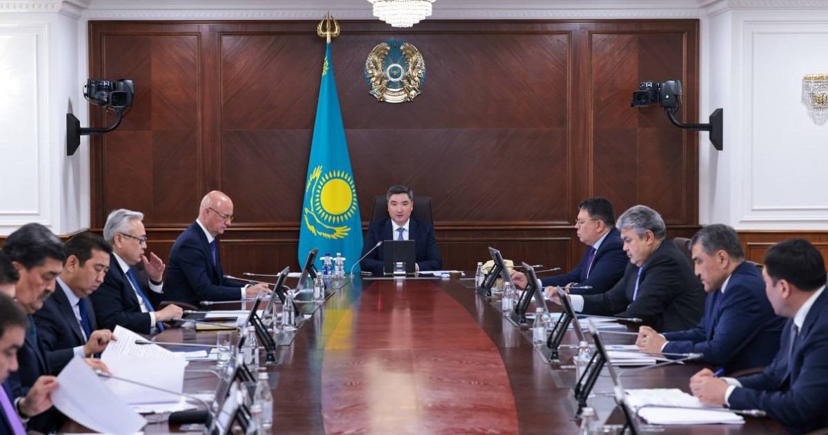 Министрлік шаруаларға жанар-жағармайды уақытылы жеткізіп беруі тиіс – Олжас Бектенов