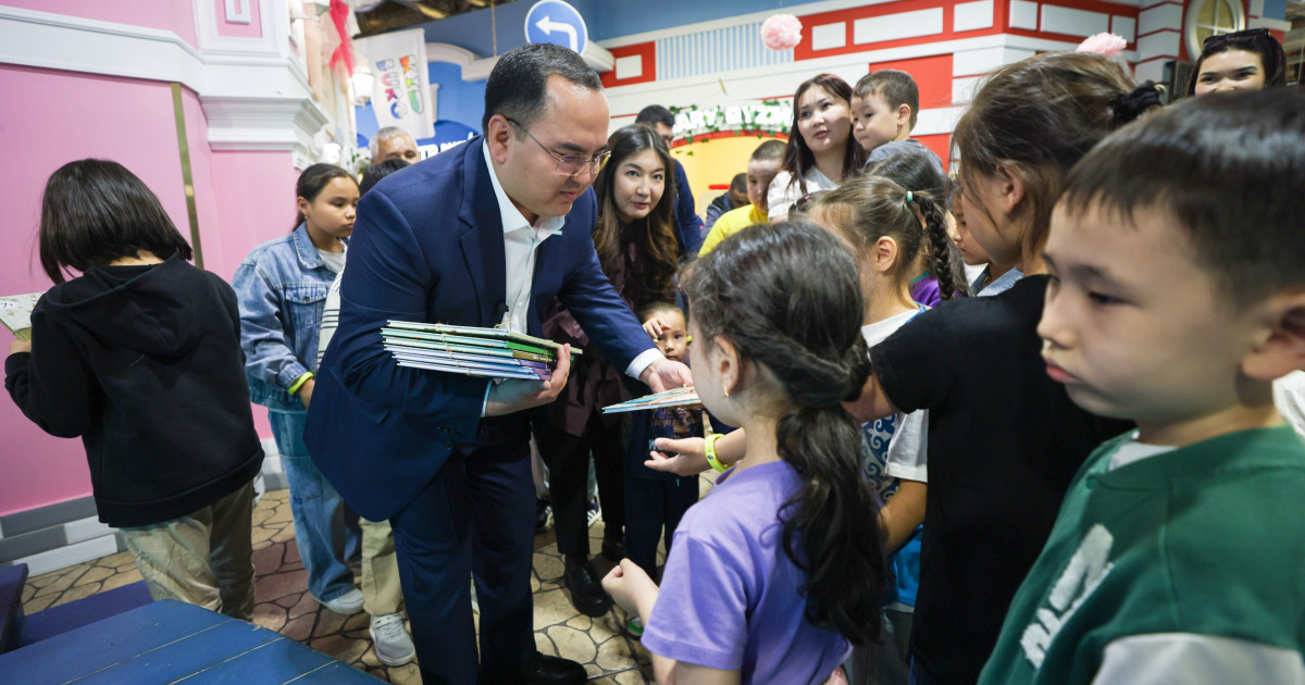 «AMANAT»: Әділетті Қазақстанды құру жолы балаларға қамқорлық көрсетуден басталады