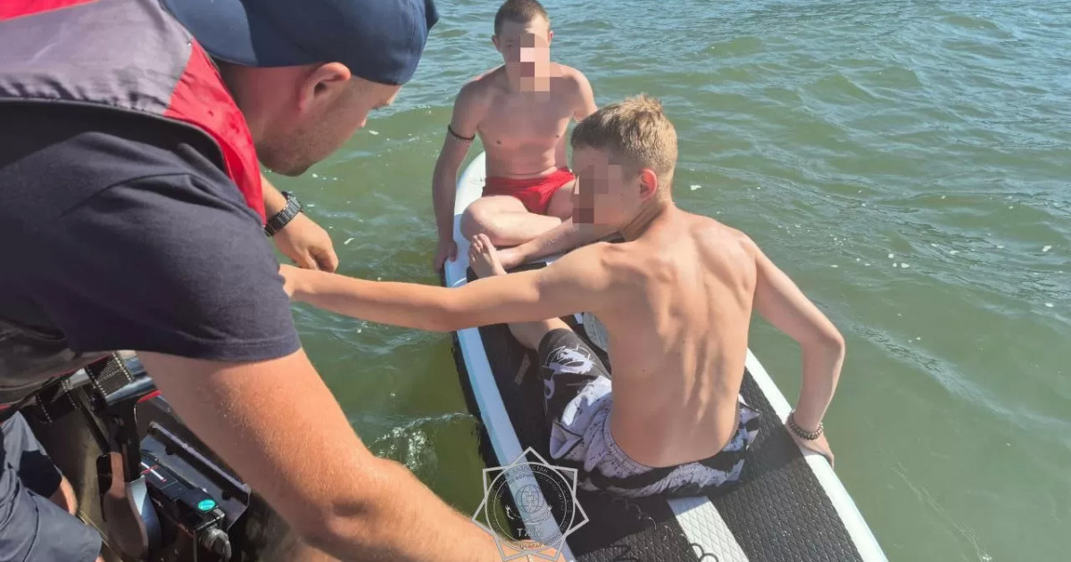 Бұқтырма су қоймасынан екі бала құтқарылды