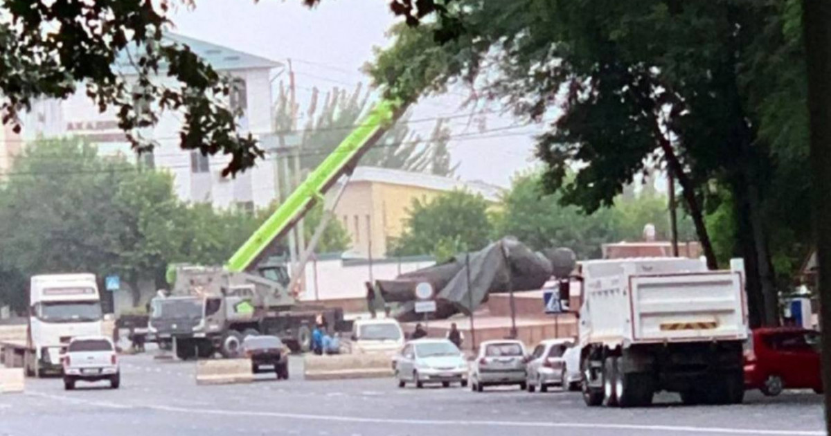 Қырғызстанның Ош қаласында Лениннің ескерткіші бұзылды