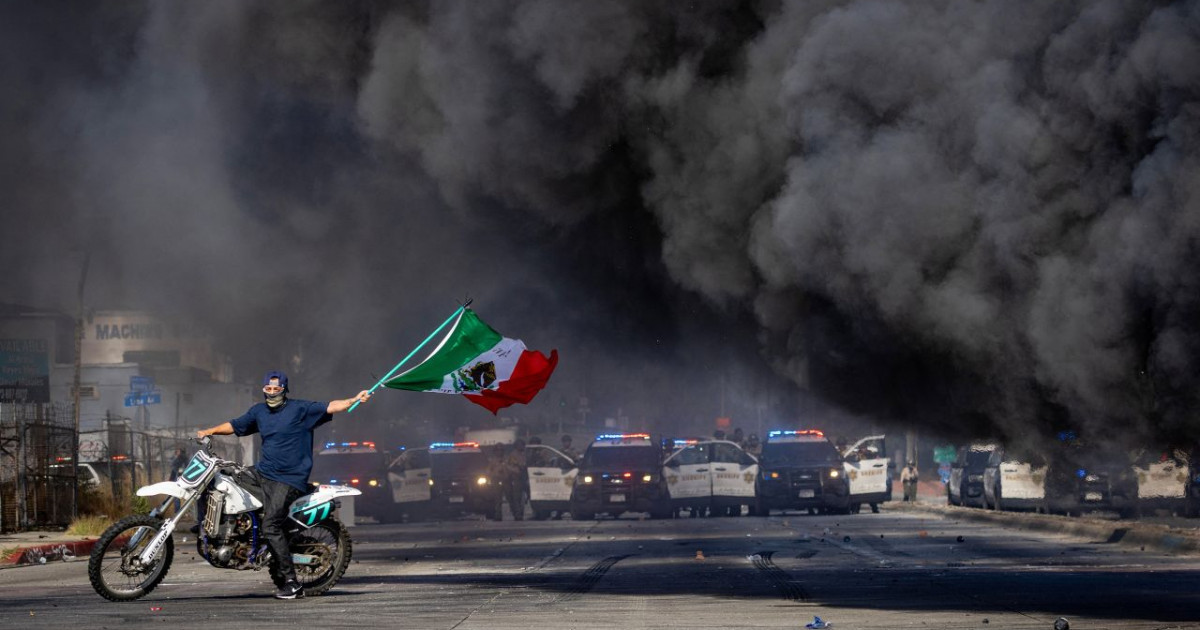 Лос-Анджелесте иммиграциялық рейдтерге қарсы наразылық өтті