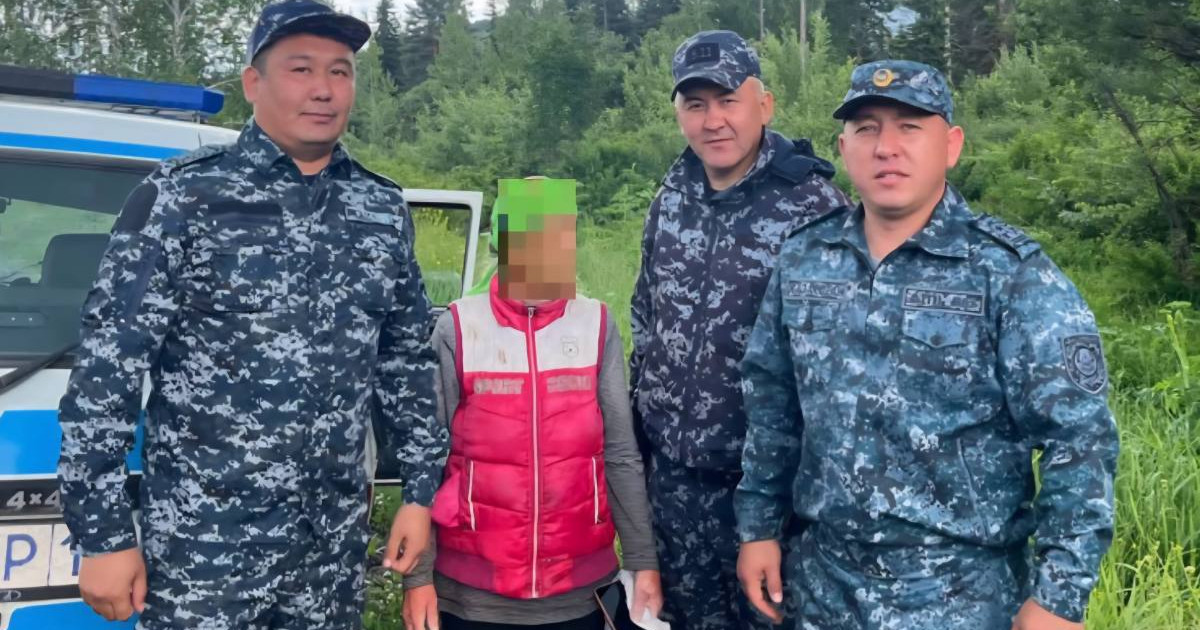 Полицейлер адасып кеткен зейнеткерге көмектесті