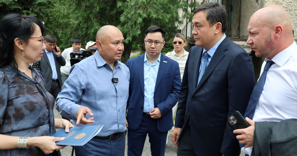 Университет мүлкі даулы мәселеге айналды