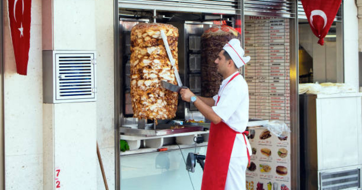 Ыстамбұлда дөнер желісінің 32 қызметкері террорлық ұйыммен байланысты деген күдікпен қамауға алынды