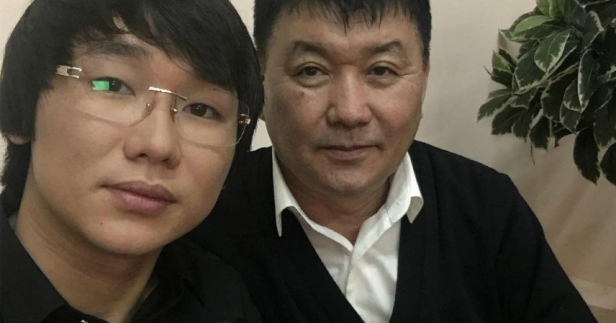 «18 жыл концерт беріп жүріп, бұлай қобалжымаған»: Қайрат Нұртастың әкесі ұлына қатысты жазба жариялады