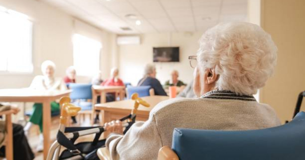 93 жастағы ақсақал өзінің жылдар бойы жинаған ақшасын қайырымдылыққа жұмсады